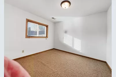 2610 Hydram Avenue N, Oakdale, MN 55128 - Photo 20