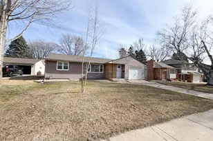 410 Galena St, Worthington, MN 56187 - Photo 2