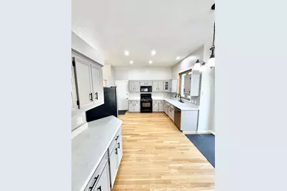 8561 Flamingo Drive, Chanhassen, MN 55317 - Photo 2