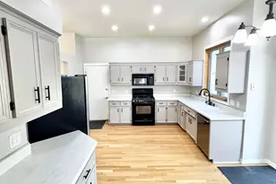 8561 Flamingo Dr, Chanhassen, MN 55317 - Photo 2