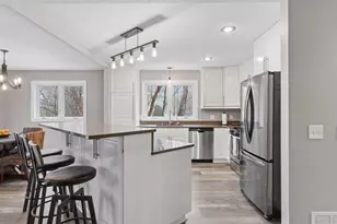 5420 Spring Ln, Minnetonka, MN 55345 - Photo 4