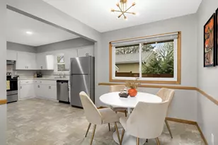 4389 Hodgson Rd, Shoreview, MN 55126 - Photo 8