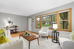 4389 Hodgson Rd, Shoreview, MN 55126 - Photo 4