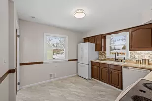 548 Fairmont St NE, Fridley, MN 55432 - Photo 14