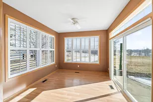 5932 Prairie Ridge Dr, Shoreview, MN 55126 - Photo 14