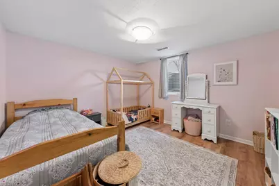 937 4th Avenue E, Shakopee, MN 55379 - Photo 18