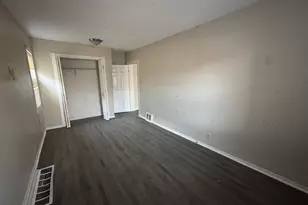 633 Parkway Dr, Saint Paul, MN 55106 - Photo 6