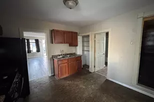 633 Parkway Dr, Saint Paul, MN 55106 - Photo 4