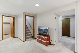 5024 Campanaro Ln, White Bear Lake, MN 55110 - Photo 14