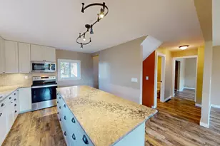 705 Glenview Dr, Albert Lea, MN 56007 - Photo 6