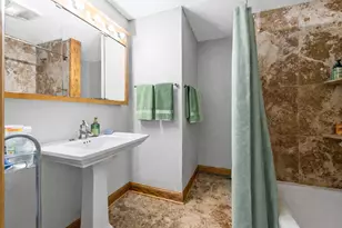 6016 Golden Valley Rd, Golden Valley, MN 55422 - Photo 12