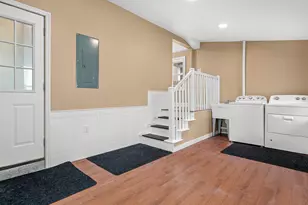 511 Edmund Ave W, Saint Paul, MN 55103 - Photo 14