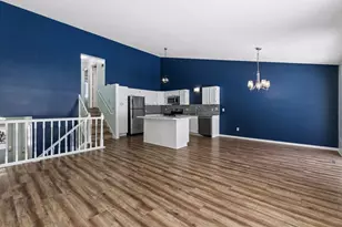 2053 Edgerton St, Maplewood, MN 55117 - Photo 14