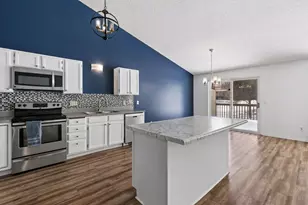 2053 Edgerton St, Maplewood, MN 55117 - Photo 22