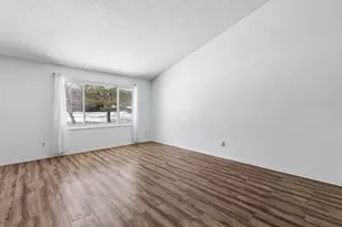 2053 Edgerton St, Maplewood, MN 55117 - Photo 10