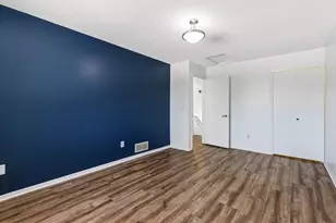 2053 Edgerton St, Maplewood, MN 55117 - Photo 28