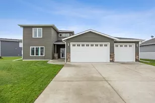 1029 44th Ave S, Moorhead, MN 56560 - Photo 1
