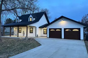 309 Central Ave S, Geneva, MN 56035 - Photo 2