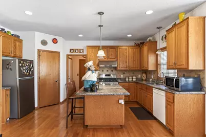 9727 Linden Avenue N, Brooklyn Park, MN 55443 - Photo 22