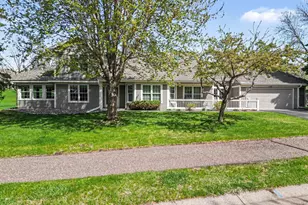 1723 Donegal Dr, Woodbury, MN 55125 - Photo 2