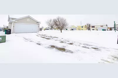 105 Evergreen Circle, West Fargo, ND 58078 - Photo 4