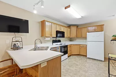 1900 Magnolia Place, Hudson, WI 54016 - Photo 10