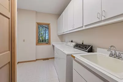 812 Oriole Lane, Chaska, MN 55318 - Photo 24