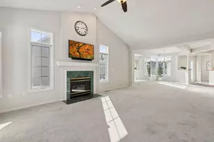 2437 Skyline Dr, Bloomington, MN 55425 - Photo 14