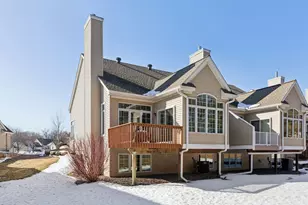 2437 Skyline Dr, Bloomington, MN 55425 - Photo 28