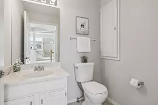 2437 Skyline Dr, Bloomington, MN 55425 - Photo 16