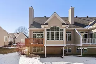 2437 Skyline Dr, Bloomington, MN 55425 - Photo 30