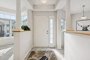 2437 Skyline Dr, Bloomington, MN 55425 - Photo 4