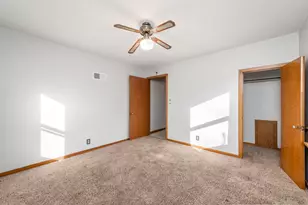 315 E 12th St, Blue Earth, MN 56013 - Photo 16