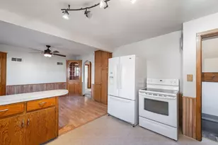 315 E 12th St, Blue Earth, MN 56013 - Photo 10