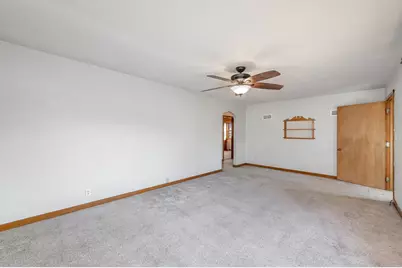 315 E 12th Street, Blue Earth, MN 56013 - Photo 4