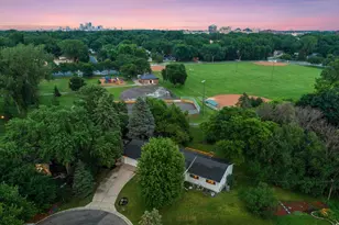 7329 Ridgeway Rd, Golden Valley, MN 55427 - Photo 4