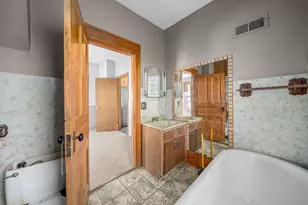 614 N Estey St, Luverne, MN 56156 - Photo 8