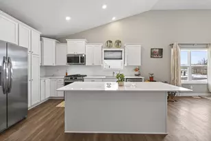 18693 Hamel Dr, Lakeville, MN 55044 - Photo 4