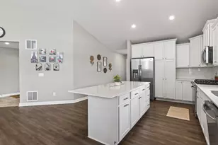 18693 Hamel Dr, Lakeville, MN 55044 - Photo 16