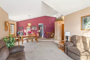 2539 Highwood Ave E, Maplewood, MN 55119 - Photo 6