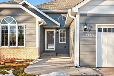 2539 Highwood Avenue E, Maplewood, MN 55119 - Photo 2