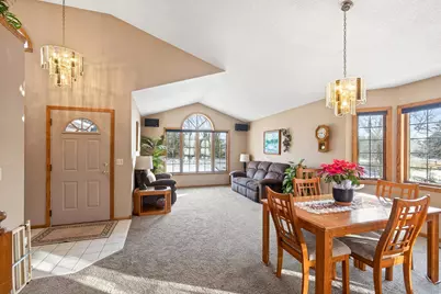 2539 Highwood Avenue E, Maplewood, MN 55119 - Photo 4