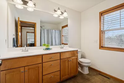 18633 Irvine Way, Lakeville, MN 55044 - Photo 32