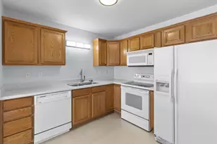 2496 County Rd C2 W, Roseville, MN 55113 - Photo 12