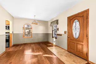 302 River Bluff Ave, Sandstone, MN 55072 - Photo 4