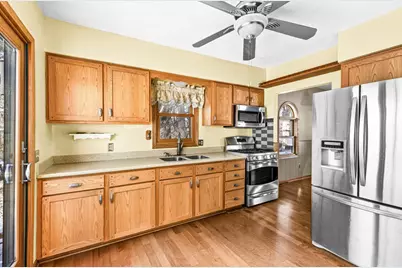 302 River Bluff Avenue, Sandstone, MN 55072 - Photo 8