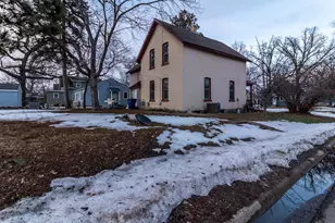 303 4th Ave NE, Saint Cloud, MN 56304 - Photo 4