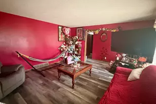 1240 Maplewood Dr, Worthington, MN 56187 - Photo 8