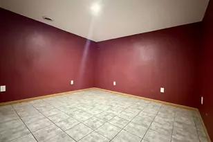 1240 Maplewood Dr, Worthington, MN 56187 - Photo 34