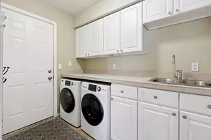 4290 Ithaca Ln N, Plymouth, MN 55446 - Photo 22